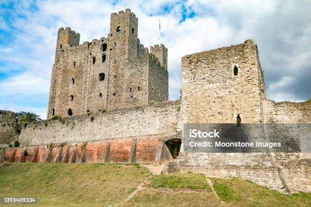 Rochester Castle In Kent England Stockfoto und mehr Bilder von Burg Rochester - Burg Rochester, Alt, Alte Geschichte