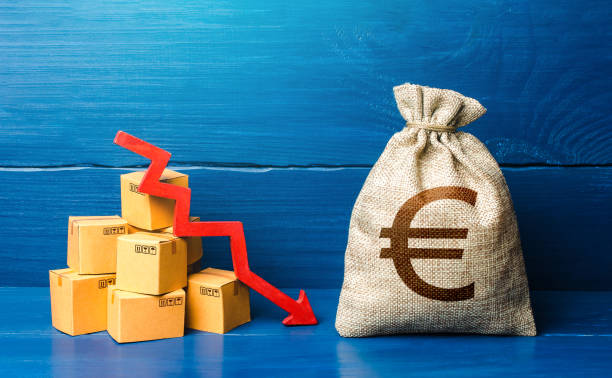 Decreasing Money Income 40+ Gdp Downfall Stock Photos, Pictures & Royalty-Free Images - iStock