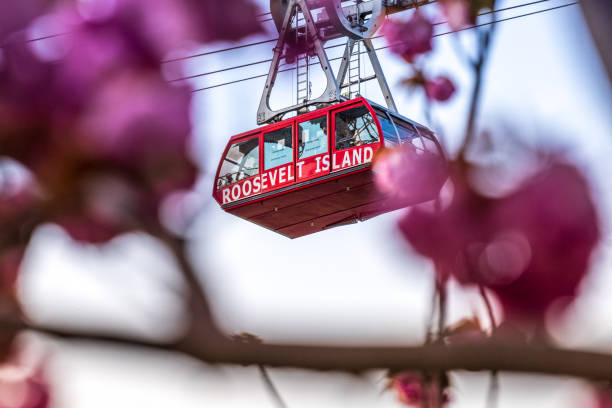 istock Roosevelt Island Tram 1393475365