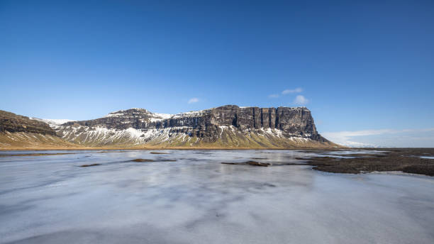 lómagnúpur islanda in inverno mountain ridge panorama lomagnupur - skaftafell glacier foto e immagini stock