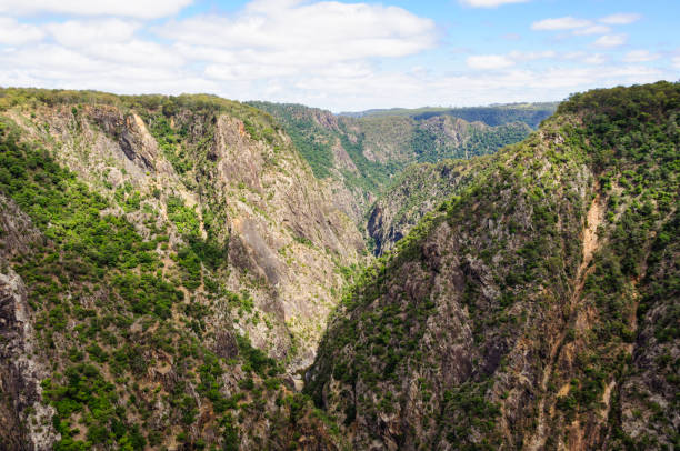 istock Wollomombi Gorge - Hillgrove 1393494519