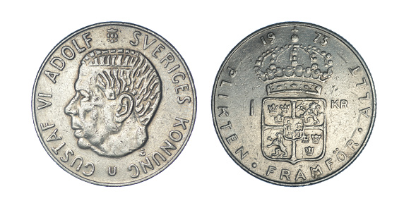 Brazilian silver coin of 960 réis from 1817 front and back. . Colonial Brazil. Silver Paw or Patacão.