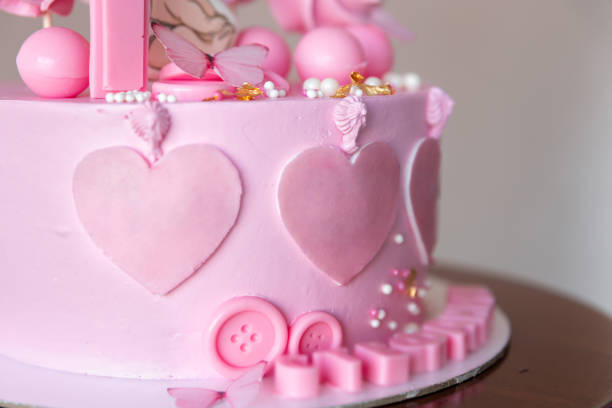 istock pink birthday cake. Greeting card 1393537314