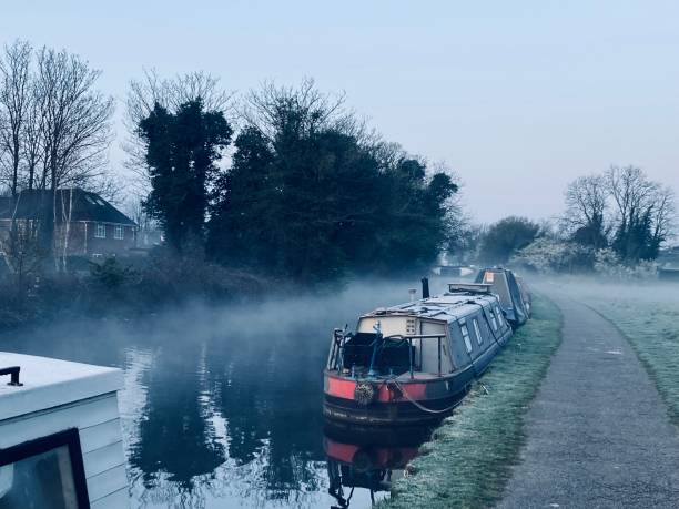 istock Foggy Morning on a London Canal 1393568236