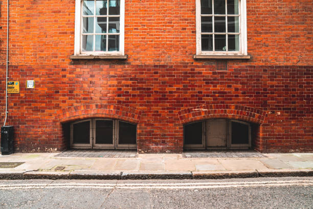 istock Classic architectural wall in London street 1393609684