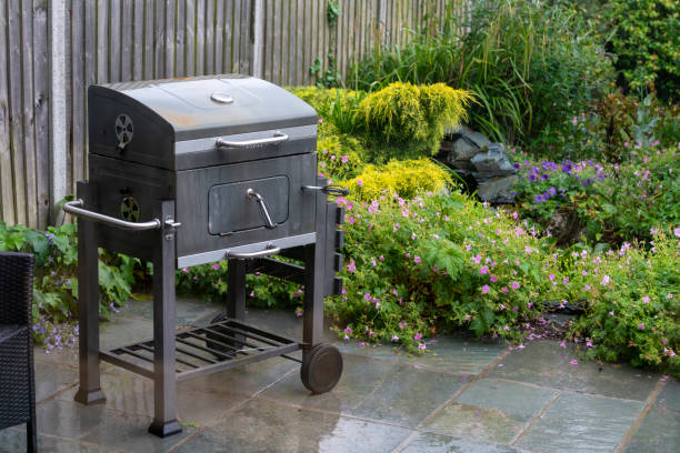 istock A charcoal barbecue rusting in the rain 1393613007