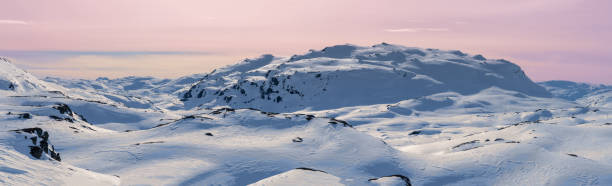 haukelifjell, wysokie góry w południowej części parku narodowego hardangervidda między vinje i røldal w południowej norwegii, skandynawia, europa - telemark skiing zdjęcia i obrazy z banku zdjęć