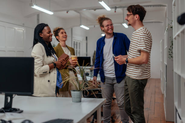 istock Casual meeting at workplace 1393628704