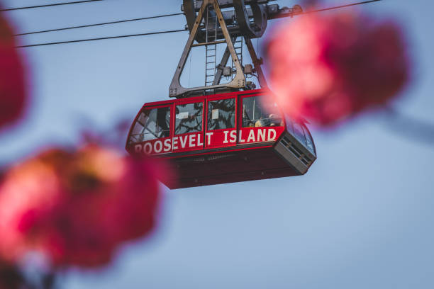 istock Roosevelt Island Tram 1393708436