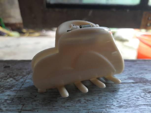 a white hair clip