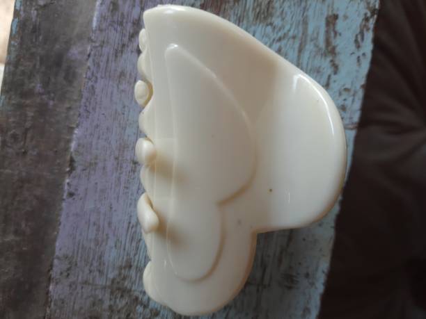 a white hair clip