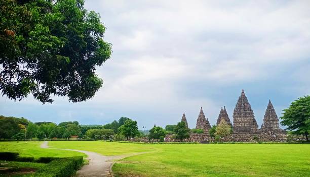 prambanan-tempel - prambanan temple stock-fotos und bilder