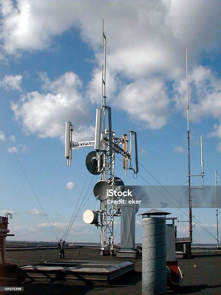 GSM sito - Foto stock royalty-free di Antenna - Attrezzatura per le telecomunicazioni