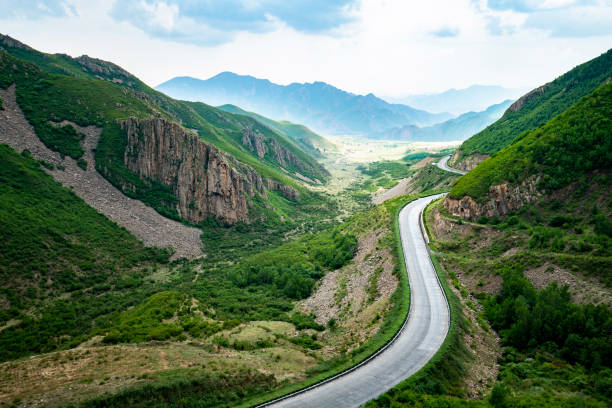 route - landscape forest asia mountain photos et images de collection