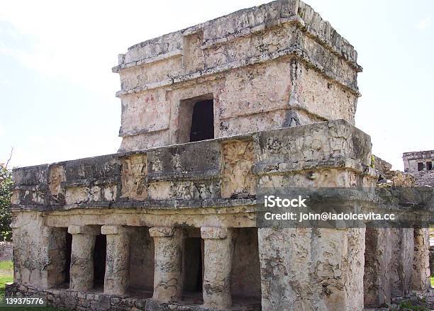 礼拝寺院で僧侶 Tulum メキシコ - アステカ文明のストックフォトや画像を多数ご用意 - アステカ文明, パルメット, マヤ