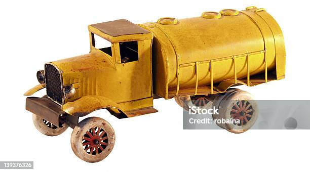 Stary Tin Samochód - zdjęcia stockowe i więcej obrazów Ciężarówka - Ciężarówka, Cyna, Dziecko