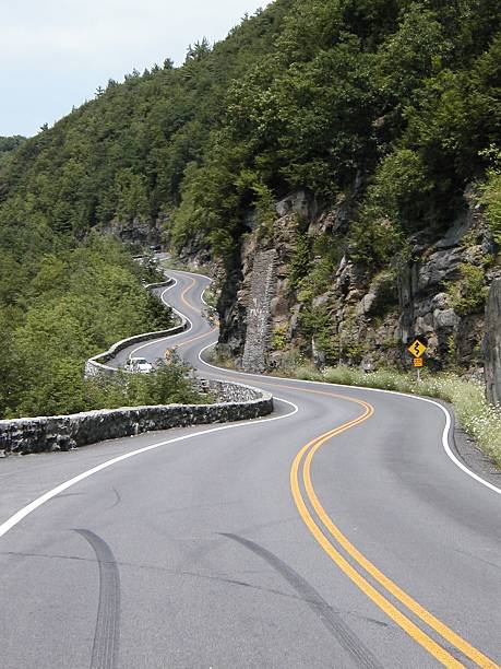 hawks nest curvas - twisty road imagens e fotografias de stock