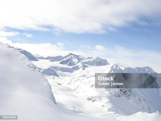 Monti Austriaco - Fotografie stock e altre immagini di Ambientazione esterna - Ambientazione esterna, Austria, Bianco