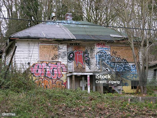 La Mia Casa Da Sogno - Fotografie stock e altre immagini di Graffiti - Graffiti, Bruttezza, Casa