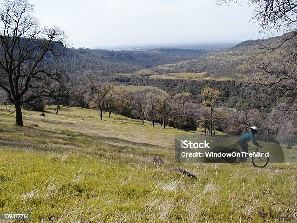 Bidwell Park Ciclismo De Montaña Foto de stock y más banco de imágenes de Chico - Chico, Parque público, Andar en bicicleta