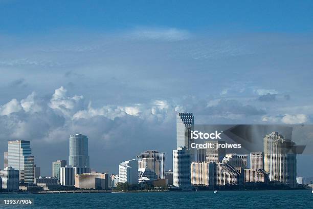 Photo libre de droit de Centreville De Miami banque d'images et plus d'images libres de droit de Eau - Eau, Floride - Etats-Unis, Gratte-ciel