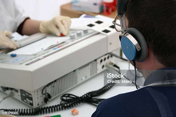 Audiometry - Fotografias de stock e mais imagens de Audiometrista - Audiometrista, Exame Médico - Equipamento Médico, Experiência científica