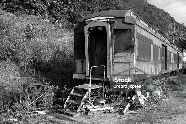Antica Treno Bianco E Nero - Fotografie stock e altre immagini di Ambientazione esterna - Ambientazione esterna, Antico - Condizione, Arrugginito