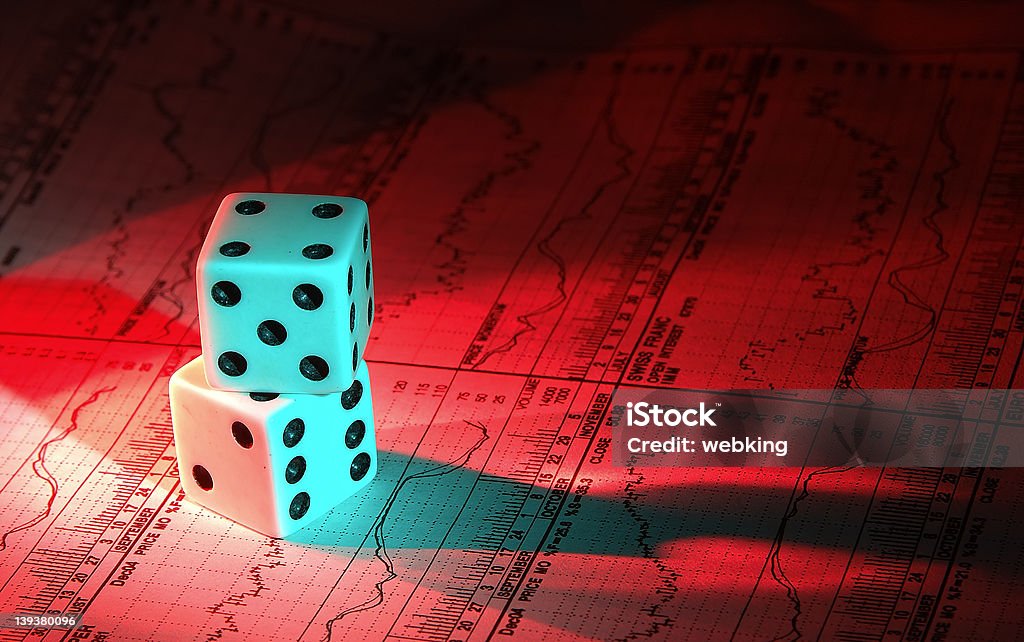 Инвестиции Gamble 2 - Стоковые фото Кости роялти-фри