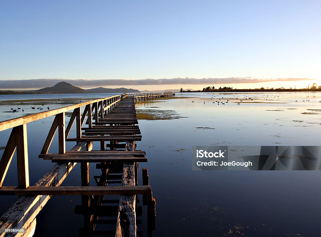 Derelict Pier - Foto de stock de Abandonado royalty-free