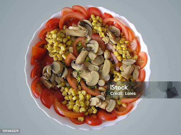 Photo libre de droit de Salade De Champignons banque d'images et plus d'images libres de droit de Aliment - Aliment, Aliment en portion, Bol et saladier