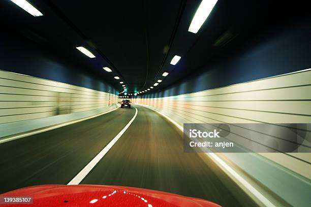 Guidando Attraverso Un Tunnel - Fotografie stock e altre immagini di Attrezzatura per illuminazione - Attrezzatura per illuminazione, Automobile, Cina