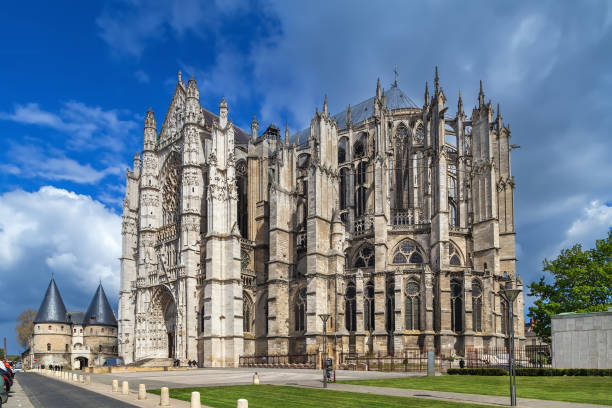 beauvais cathedral, france - beauvais imagens e fotografias de stock