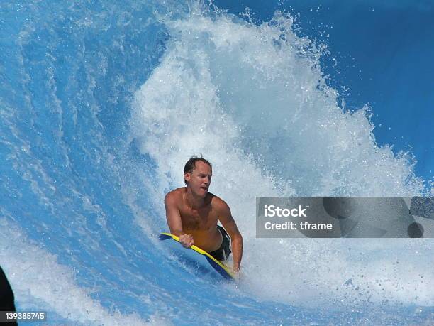 Photo libre de droit de Planche De Bodyboard banque d'images et plus d'images libres de droit de Activité - Activité, Aventure, Blanc