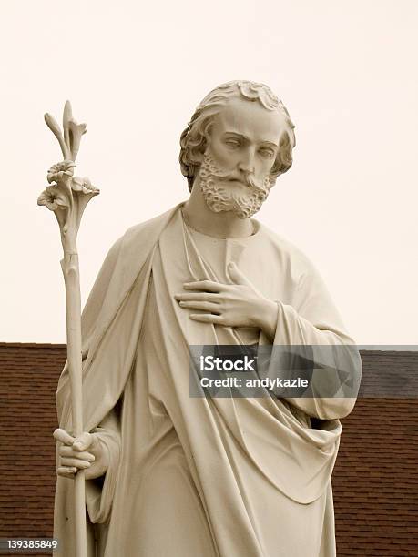 Saint Joseph Estatua De Cerca Foto de stock y más banco de imágenes de Saint Joseph - Saint Joseph, San José - Espiritualidad y religión, Estatua