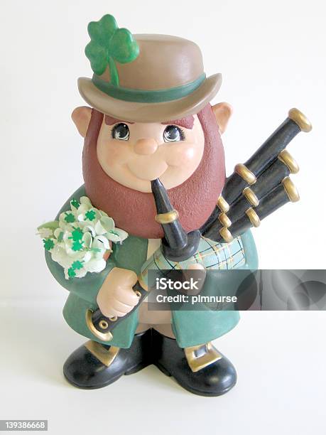 Foto de Irish Leprechaun e mais fotos de stock de Cerâmica - Artesanato - Cerâmica - Artesanato, Cultura irlandesa, Decoração