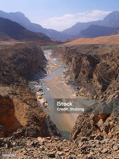 Wadi Mazari Foto de stock y más banco de imágenes de Acantilado - Acantilado, Aire libre, Arabia