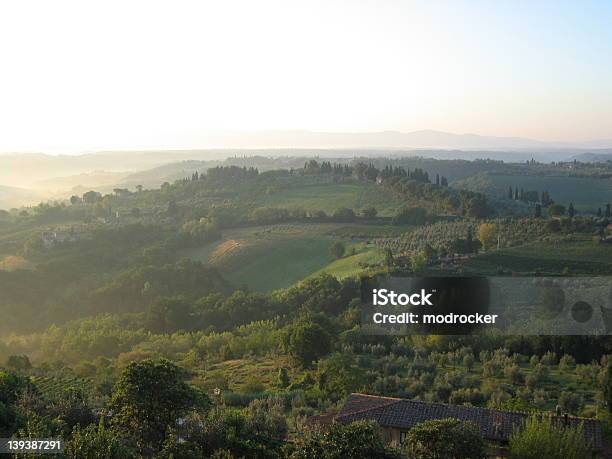 Foto de Terras Campestre Da Toscana 2 e mais fotos de stock de Agricultura - Agricultura, Amor, Beleza