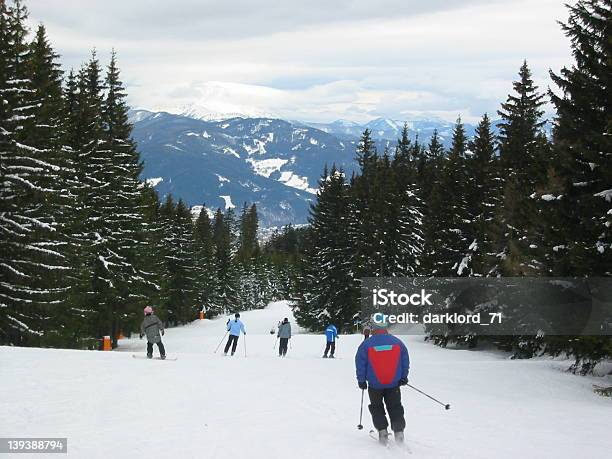 Österreich Skifahren Stockfoto und mehr Bilder von Aktivitäten und Sport - Aktivitäten und Sport, Alpen, Anhöhe