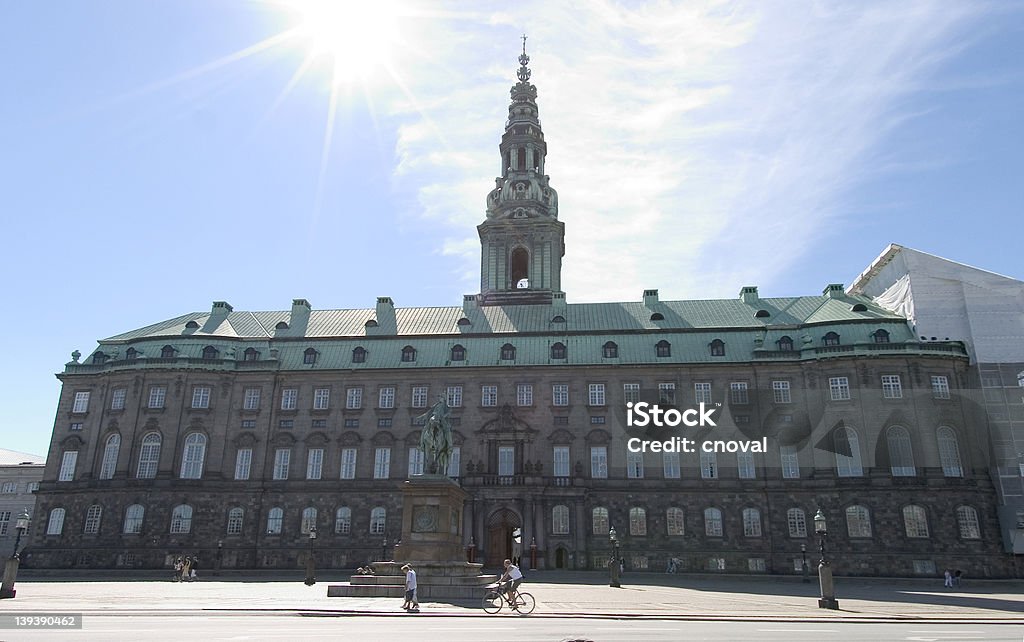 , el danés parlament de Christiansborg - Foto de stock de Azul libre de derechos