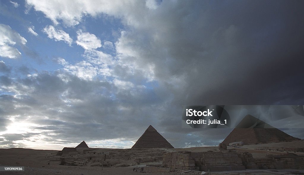 Tre grandi piramidi - Foto stock royalty-free di Ambientazione esterna