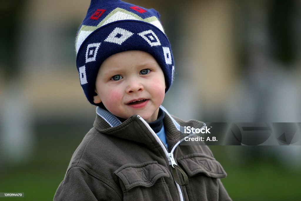 Szczęśliwy chłopiec z niebieskie oczy - Zbiór zdjęć royalty-free (Antycypacja)
