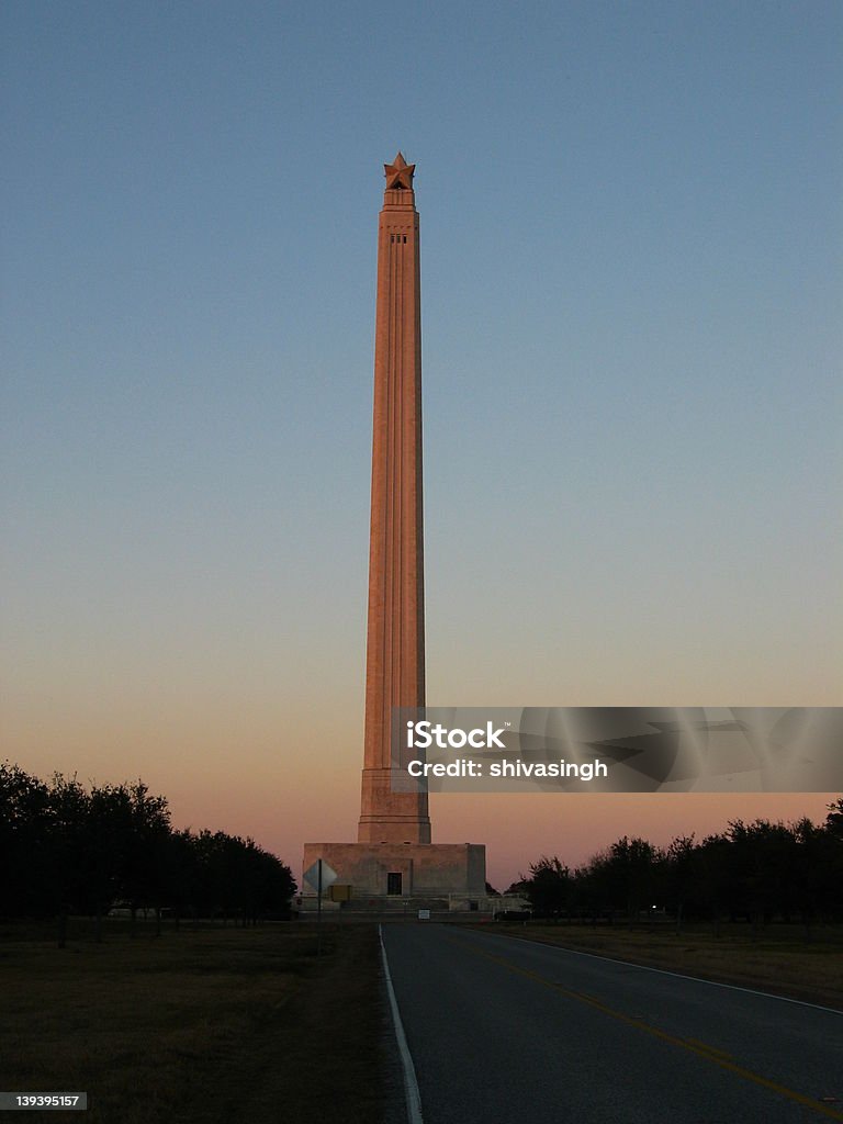 San Jacinto-Denkmal in der Dämmerung - Lizenzfrei Abenddämmerung Stock-Foto