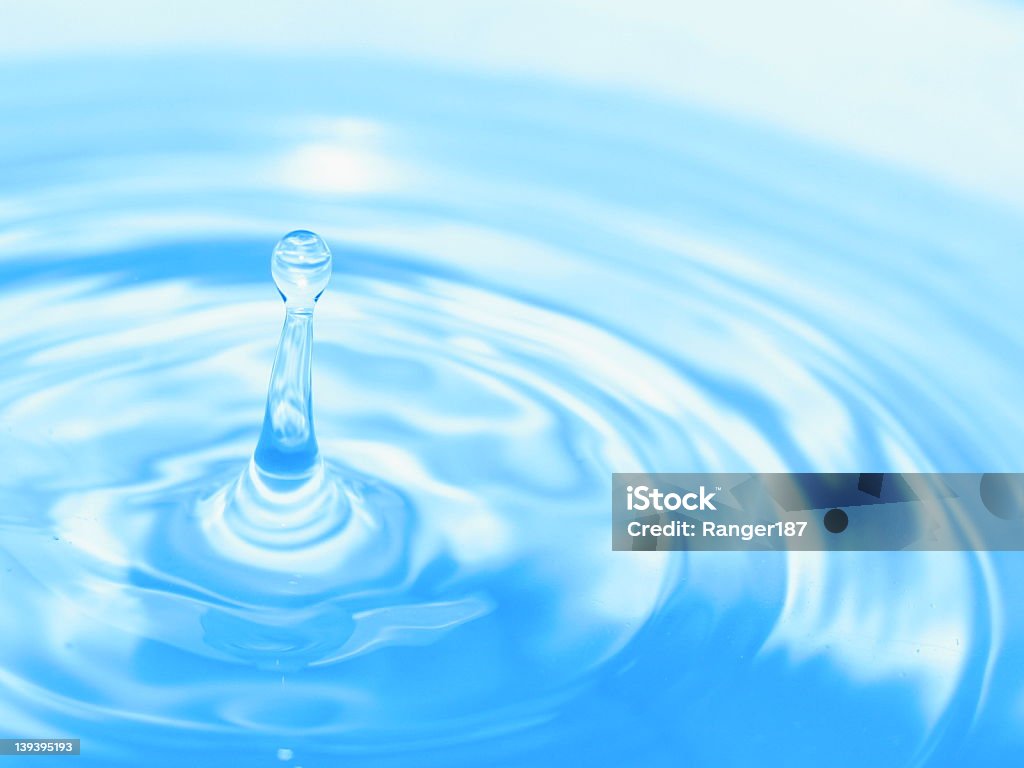 Droplet l'eau - Photo de Bleu libre de droits