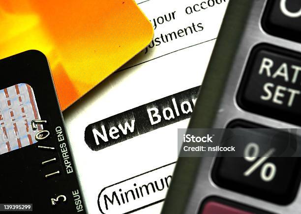 Declaración De La Tarjeta De Crédito Foto de stock y más banco de imágenes de Calculadora - Calculadora, Color - Tipo de imagen, Comprar