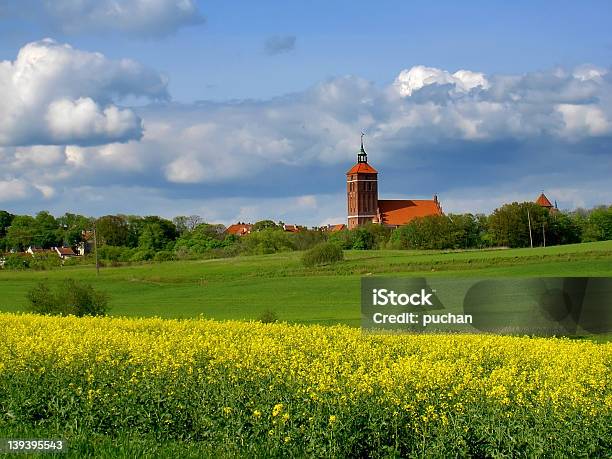 Old Ciudad Foto de stock y más banco de imágenes de Iglesia - Iglesia, Polonia, Aire libre