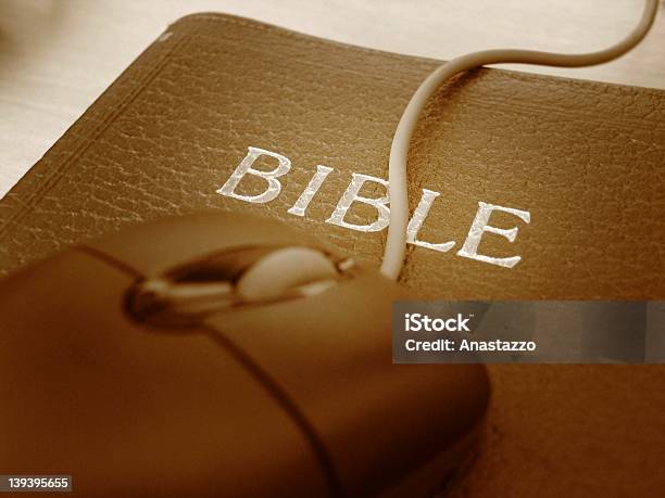 Bibel Als Mouse Pad Stockfoto und mehr Bilder von Bibel - Bibel, Computer, Akademisches Lernen