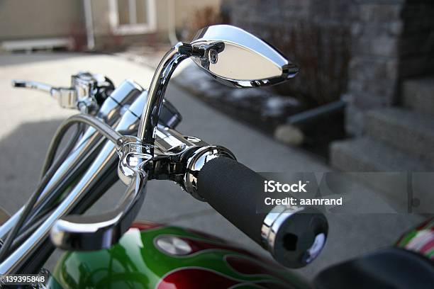 Motocicletta Impugnatura Bar - Fotografie stock e altre immagini di Composizione orizzontale - Composizione orizzontale, Fanale posteriore, Fotografia - Immagine