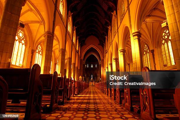 Foto de Igreja Aisle e mais fotos de stock de Altar - Altar, Antigo, Antiguidade