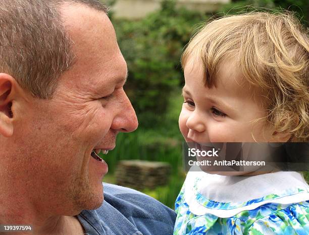 Lachen Stockfoto und mehr Bilder von Spielen - Spielen, Spielerisch, Kleinstkind