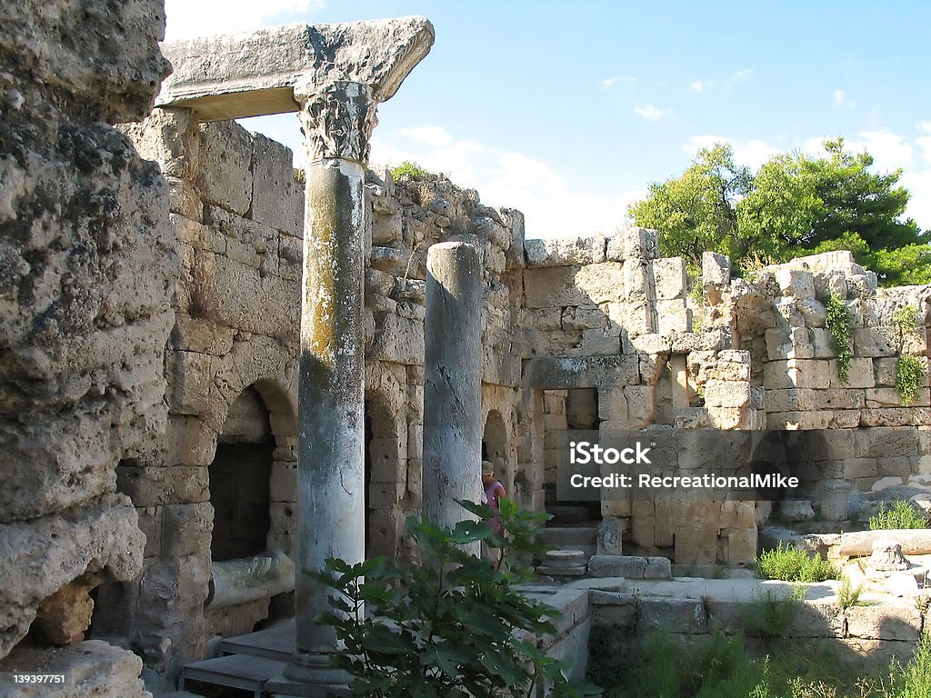 Ruinas de corinto - Foto de stock de Corintio - Peloponeso libre de derechos